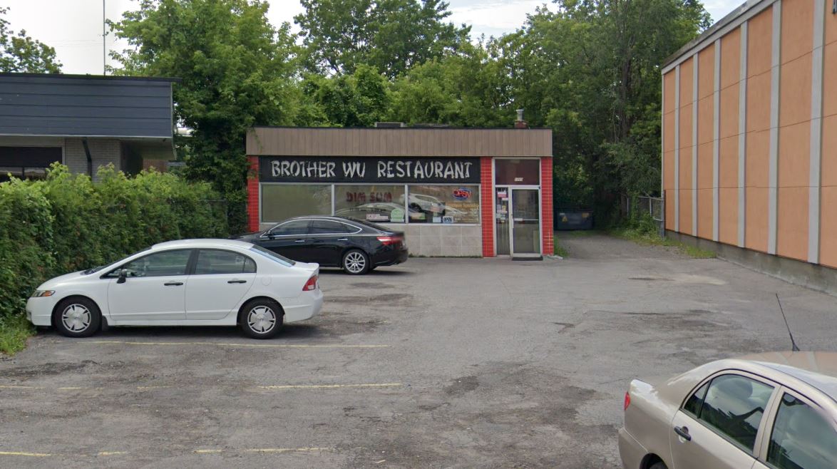 1060 St Laurent Blvd